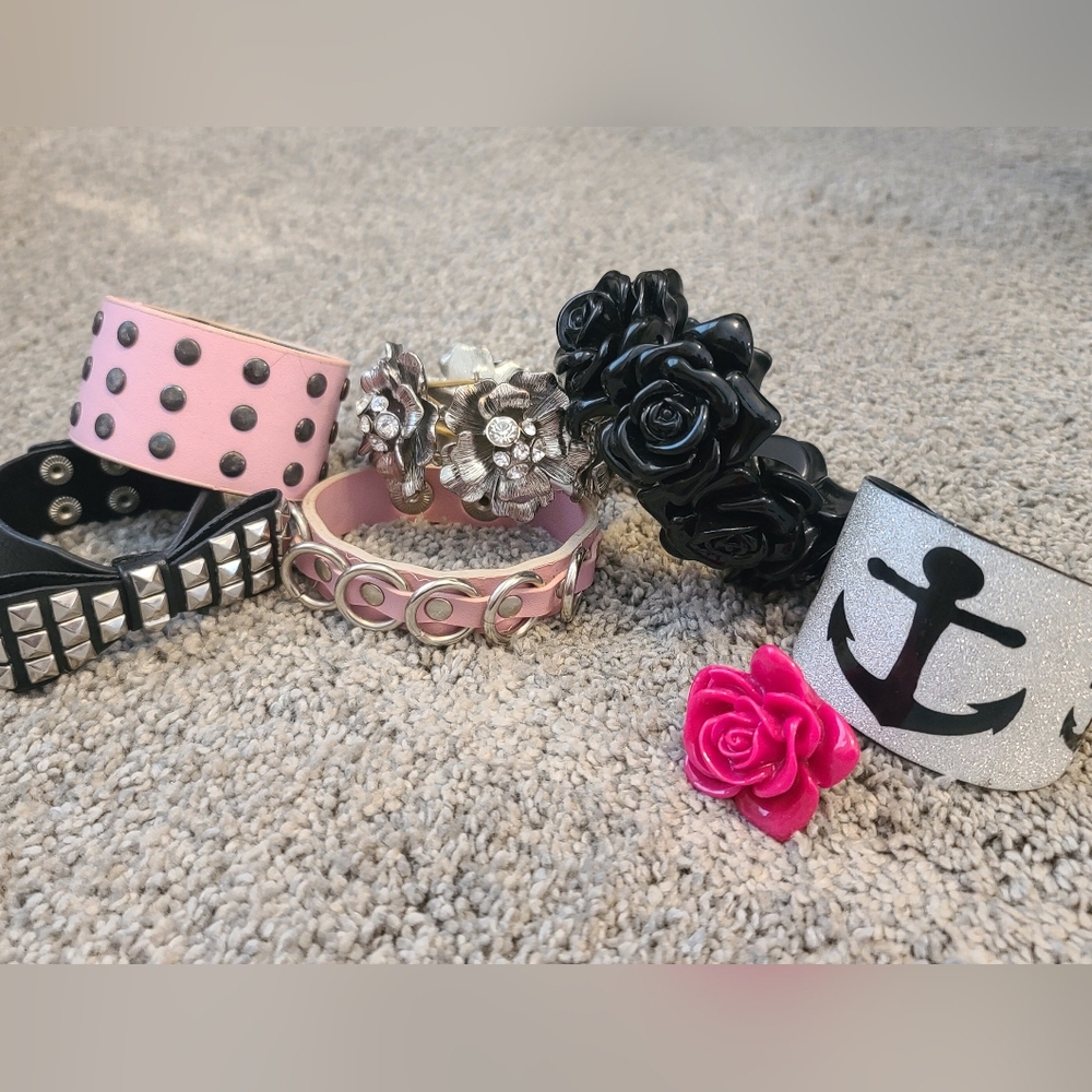 Stylish Bracelet Set with Pink and Black Accents